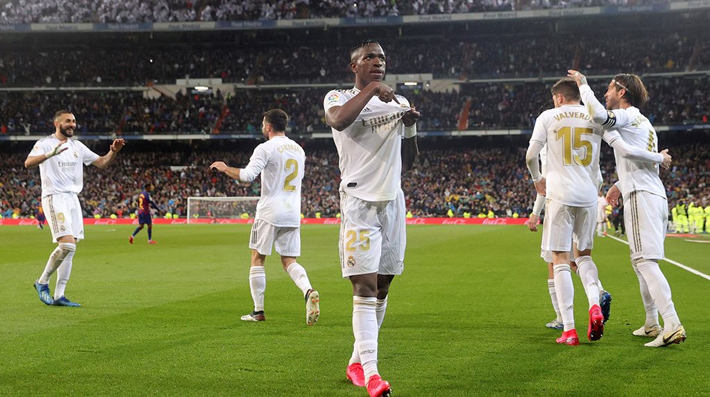 Real Madrid gana al Barcelona 2-0 y recupera el liderato