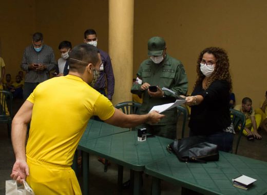 Estas medidas se toman luego de que defensores de los DDHH aseguran que las cárceles no están en condiciones de enfrentar al coronavirus
