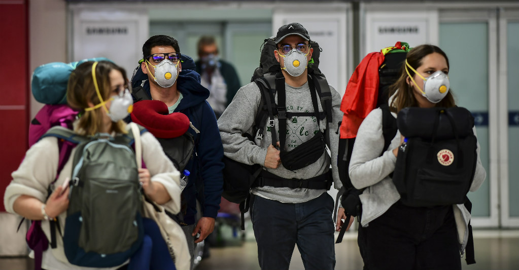 Argentina registra segunda muerte por Covid-19. Foto: AFP mascarillas