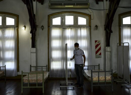 Argentina reporta siete muertos por coronavirus. AFP