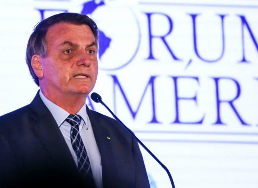 Bolsonaro se somete a control médico por Covid-19 de su jefe de prensa. Foto: AFP