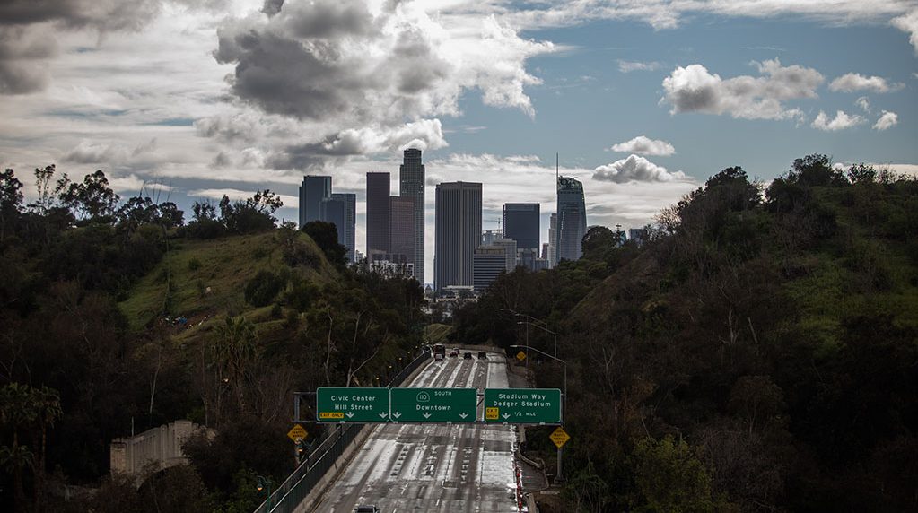 Ordenan confinamiento en toda California para frenar coronavirus