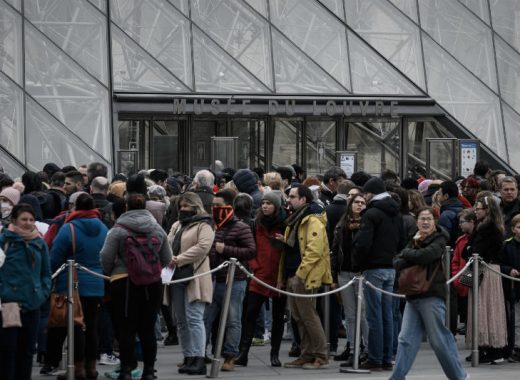 Louvre reabre tras cierre por Covid-19