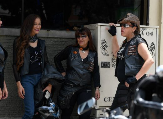 Motorizadas desafían machismo en Caracas. Foto: AFP