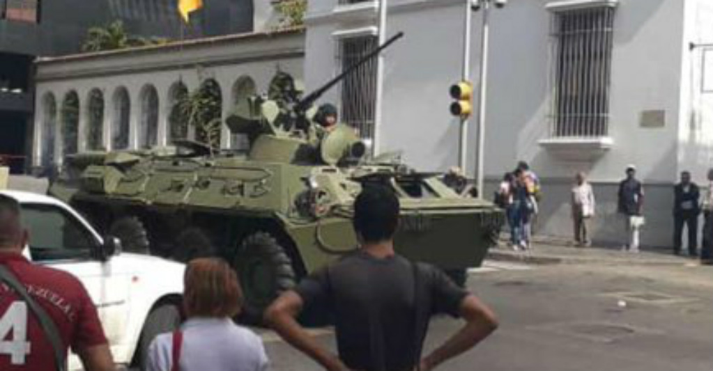 Militares participan en nuevas maniobras este lunes. Foto: Larissa González