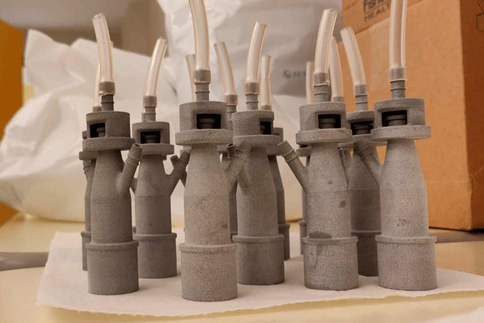 Válvulas para respiradores desarrolladas en Italia para el coronavirus. Foto: Cortesía