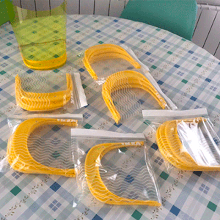 Piezas impresa en 3d para combatir el Covid-19. Foto: Cortesía