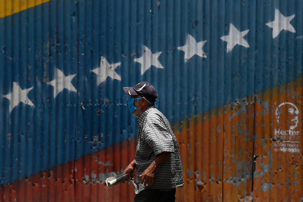 Medidas de Maduro por coronavirus agravan la crisis económica / Venezolanos