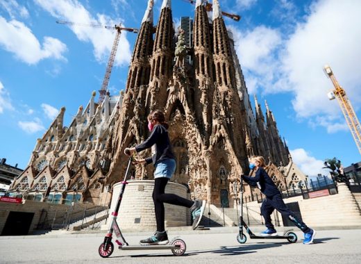 menor numero de contagios en 45 dias niños en la calle en españa