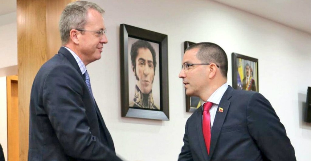 James Story encargado de negocios de Estados Unidos y Jorge Arreaza