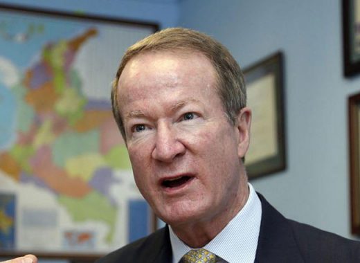 Advierten a oposición: No crean que EE UU va a solucionar sus problemas