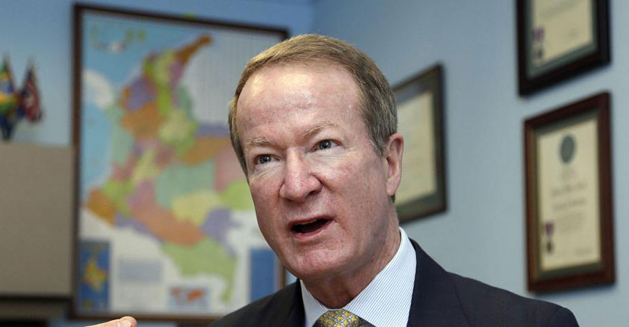 Advierten a oposición: No crean que EE UU va a solucionar sus problemas