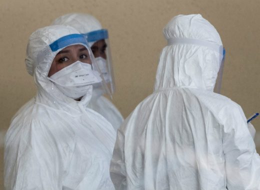 Coronavirus causa más de 82.000 muertos en el mundo. AFP