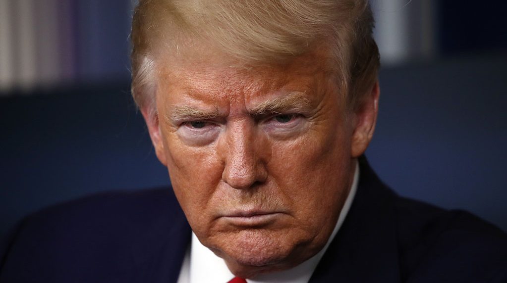 Trump estudia congelar los fondos de Estados Unidos a la OMS