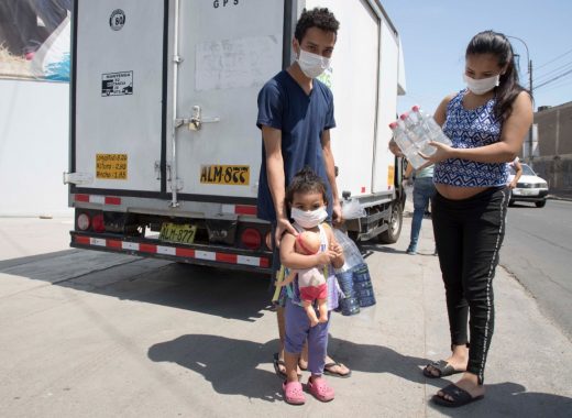 Familias de venezolanos en Perú beneficiados con comida por parte de la ONU