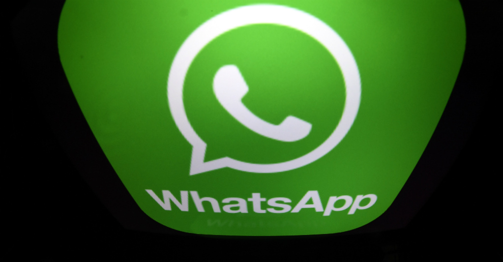 Whatsapp limita reenvío de mensajes para frenar desinformación sobre coronavirus. AFP