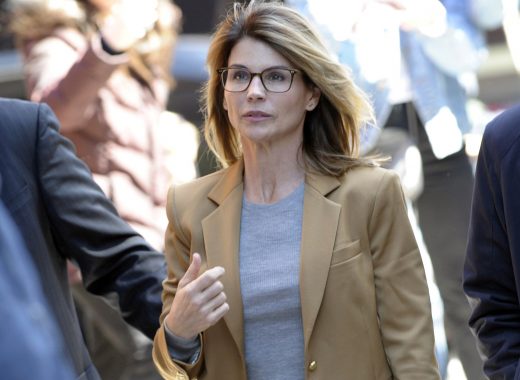 actriz de "Full House" Lori Loughlin