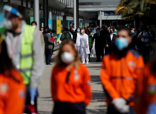 españa sigue optimista cierra el hospital de campaña