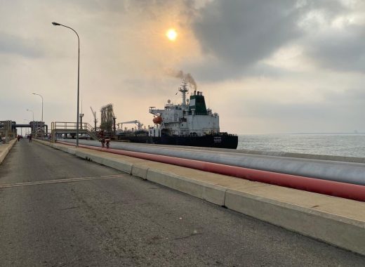 buque iraní irán gasolina