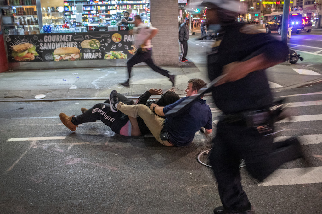 toque de queda ampliado en nueva york