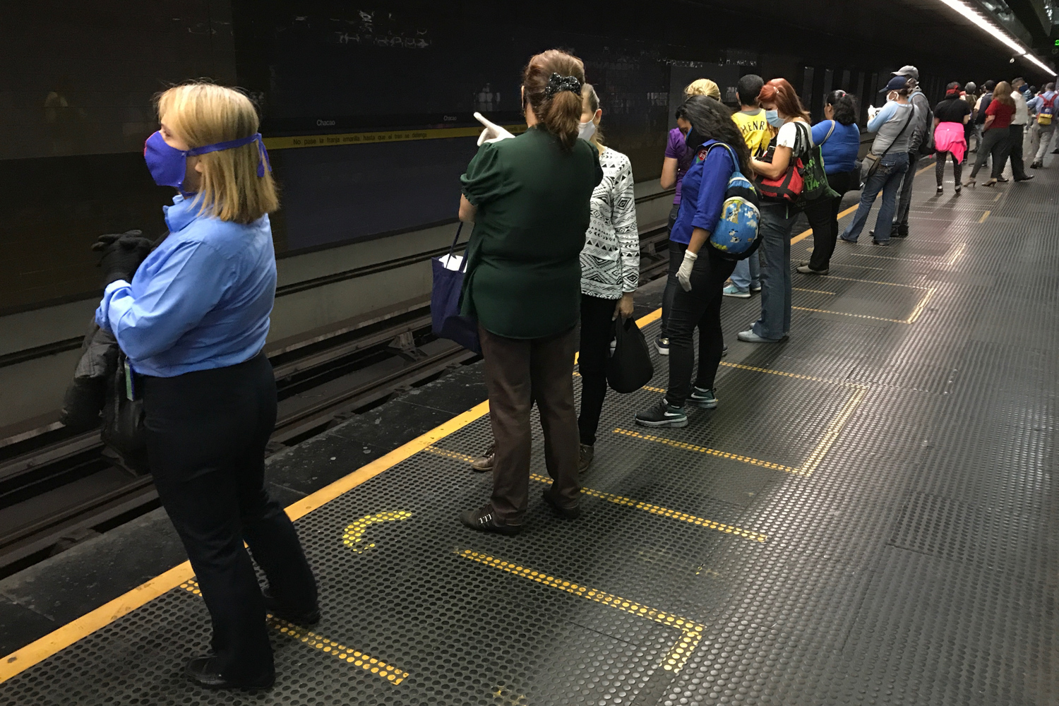 distanciamiento social metro de caracas