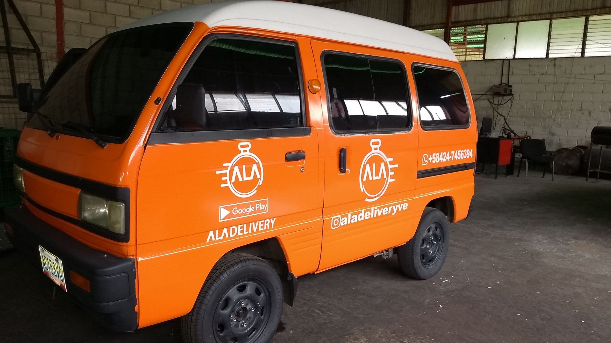 camioneta de reparto de ala delivery
