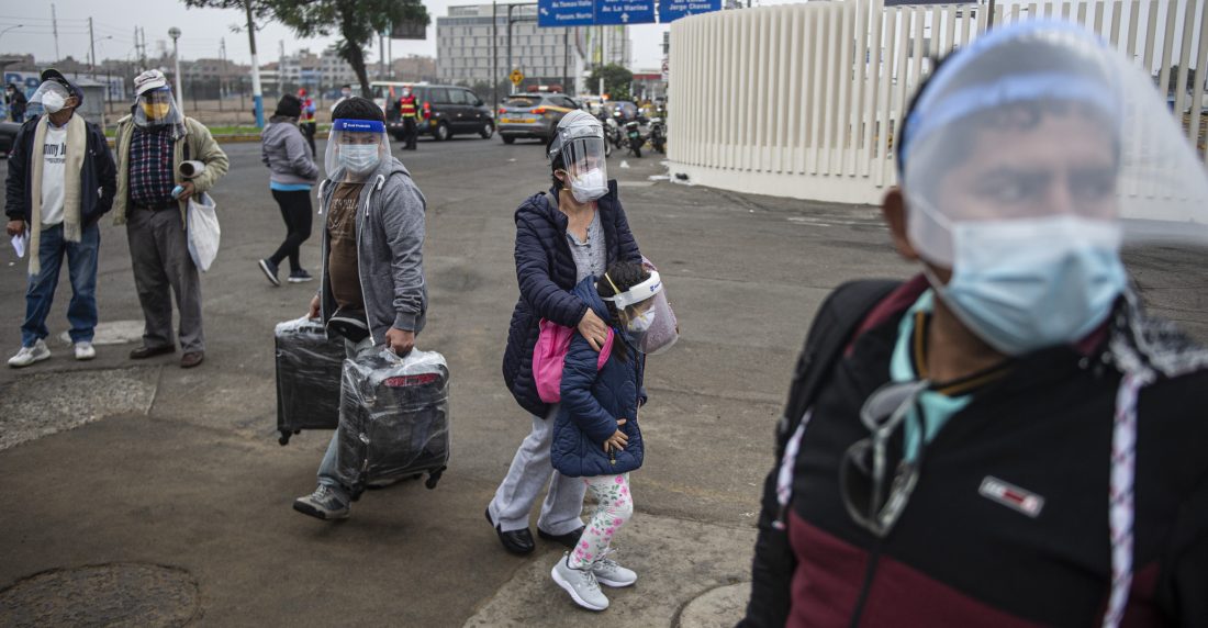 Perú, extiende emergencia sanitaria por covid