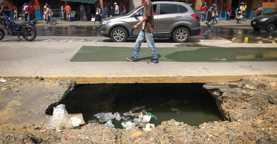 caracas huecos