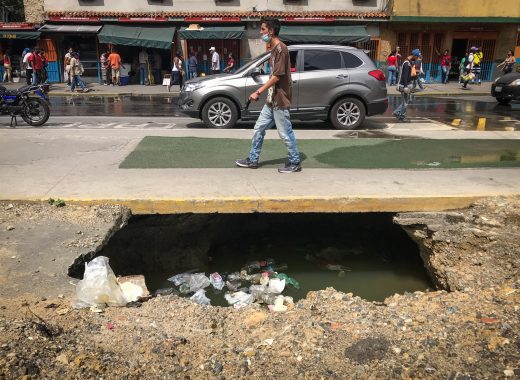 caracas huecos