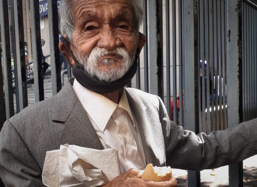Pensionados vistos por Rey de España. Foto: Daniel Hernández