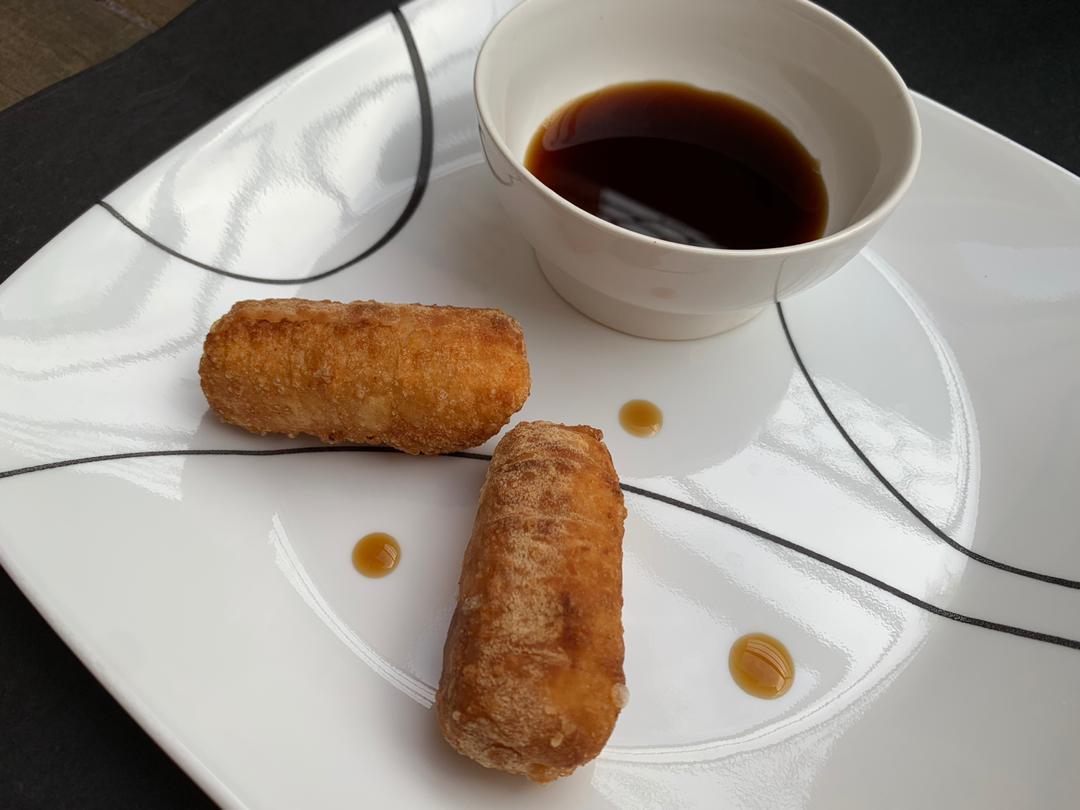 tequeños de queso de cabra