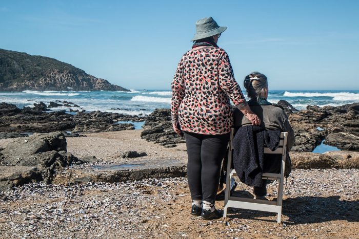 abuelos ancianos solos