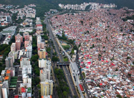 William Neuman le dedica a Petare parte de su libro