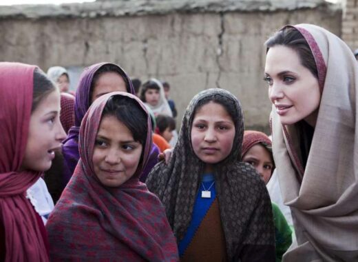 angelina jolie afganistán