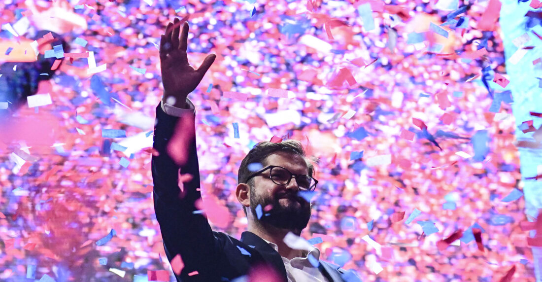 Gabriel Boric celebra en Chile, EFP