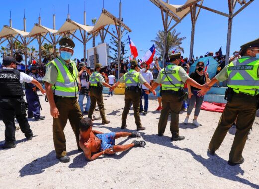 Venezolanos concentran ira en norte de Chile. Foto AFP