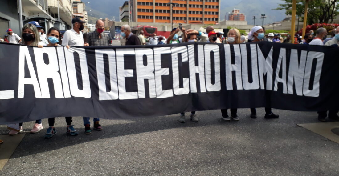 Pensionados protestan por sus derechos