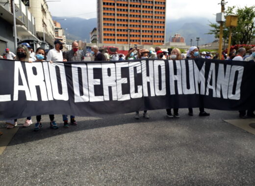 Pensionados protestan por sus derechos