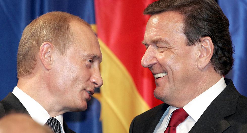 Gerhard Schroeder ama a Putin AFP