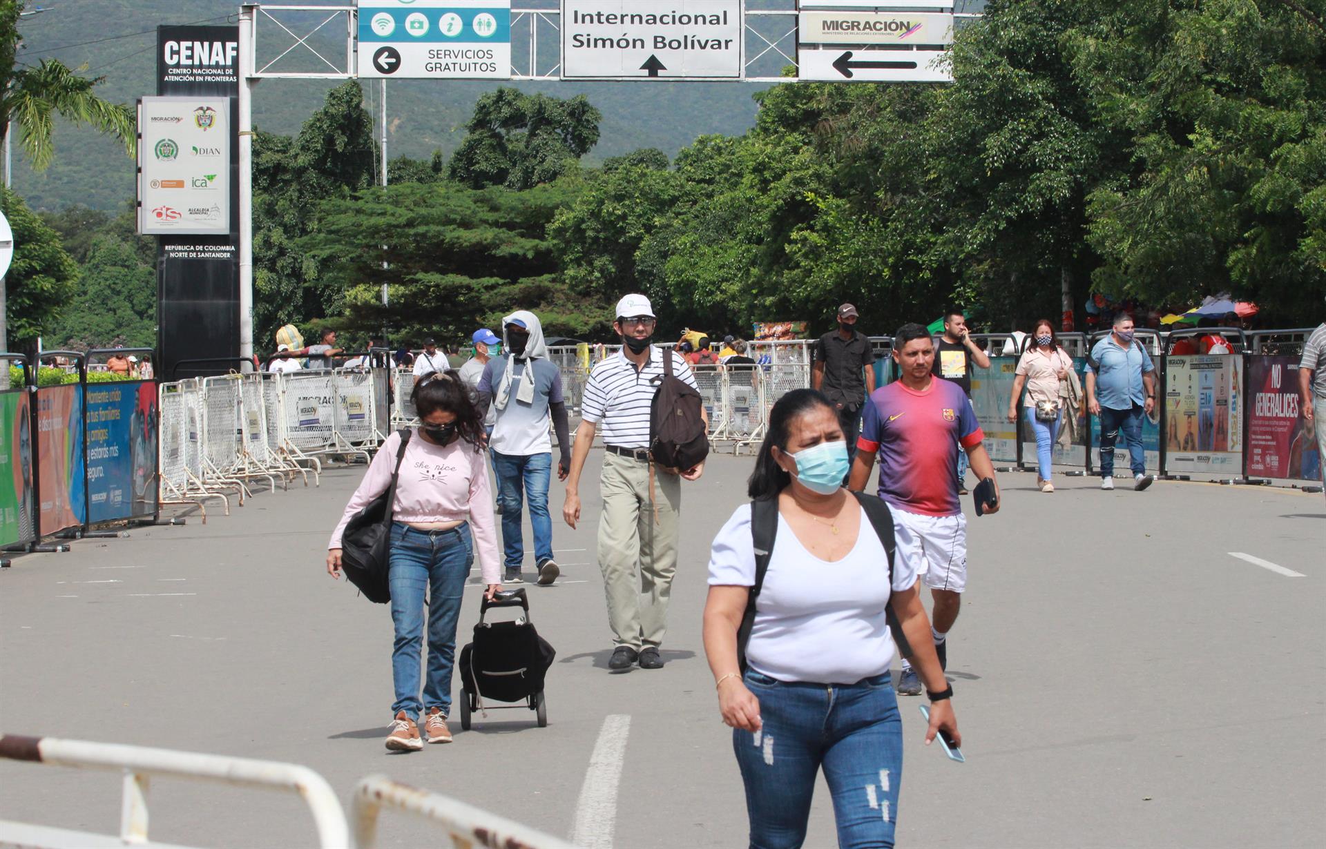 Los colombianos residentes en Venezuela comienzan a votar en la ...