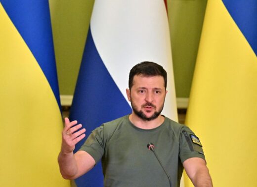 Zelenski Ucrania espera acabar con la guerra en 2025 por "vía diplomática"