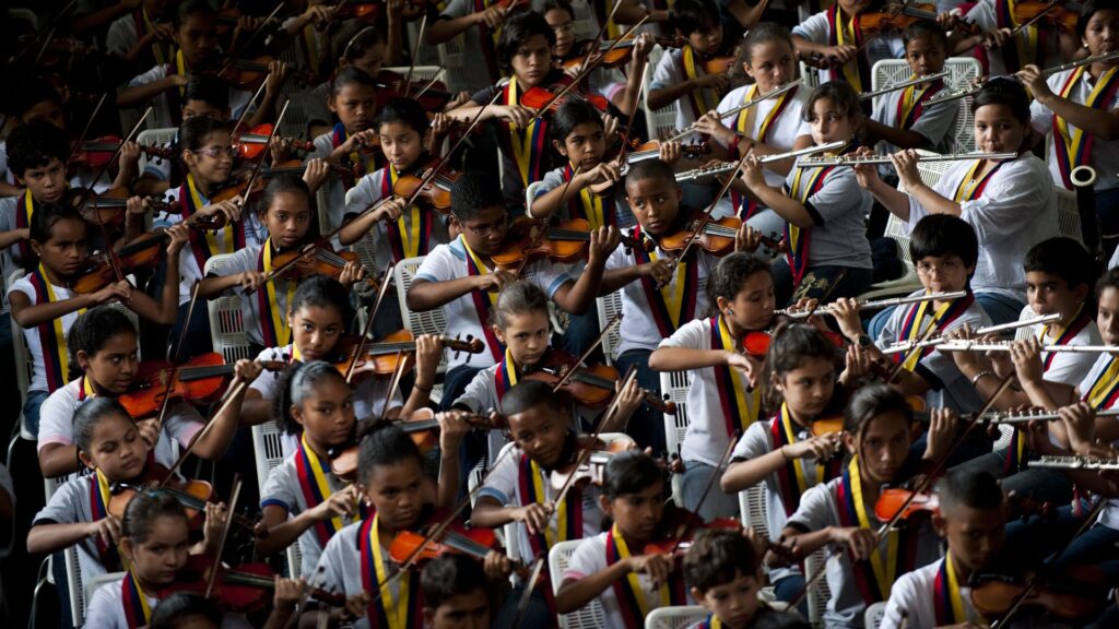 Savoy dotará de instrumentos musicales a 1.500 jóvenes de El Sistema