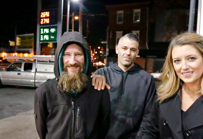 Mark D'Amico, su novia y el vagabundo que estafaron en GoFundMe