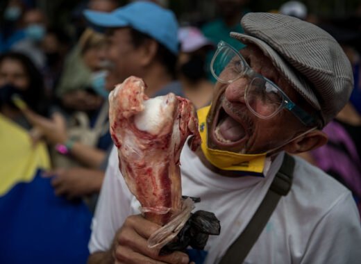 Gobierno firma con la ONU mientras sigue la crisis humanitaria