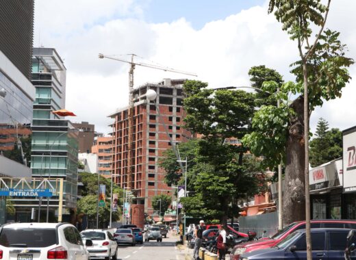 Baruta, barrio Las Mercedes, donde brotan edificios a diestra y siniestra Foto Daniel Hernández/El Estímulo