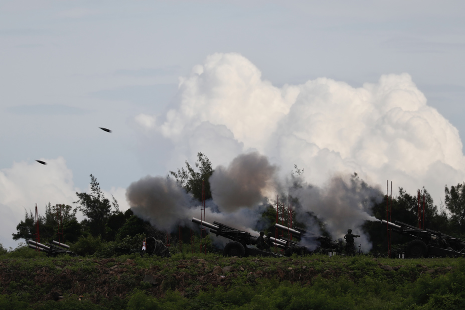 F-16 Taiwán emprende ejercicios militares con fuego real