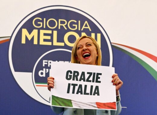 izquierda Giorgia Meloni
