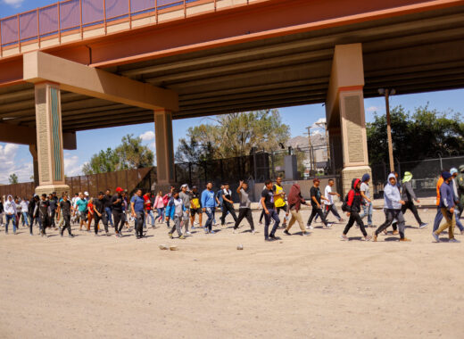 Título 42 queda en suspenso