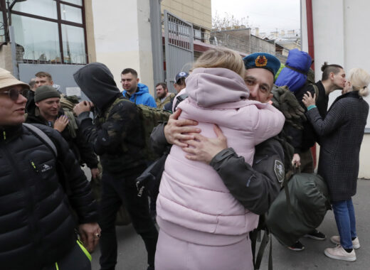 Rusia escala la guerra y EEUU pide a sus ciudadanos abandonar el país