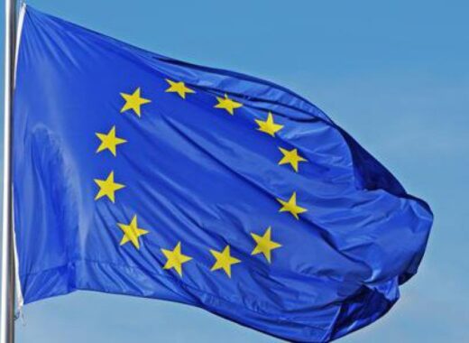 Unión Europea regula gigantes de Internet